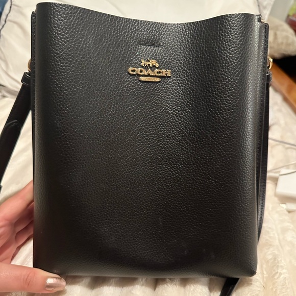 Coach Bucket Bag - Picture 6 of 10